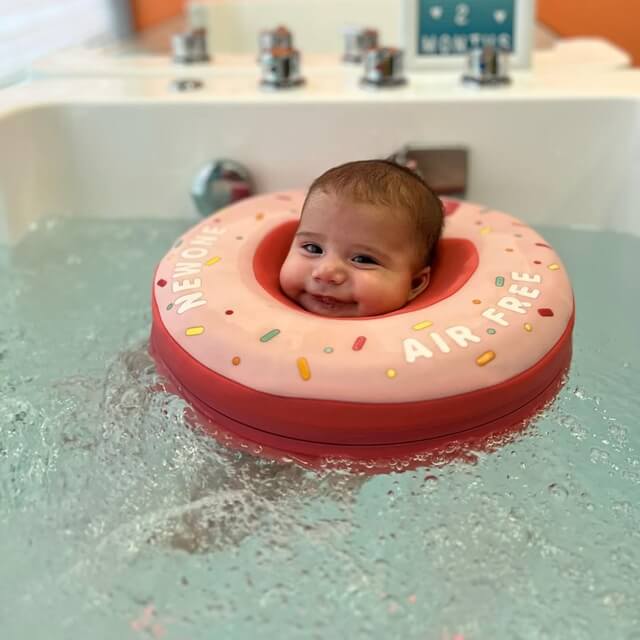 neckfloat, mambobabyfloat, mambobaby, babyspa, babyswim, babyfloat, summer, beach, swimmingpool, tiktok